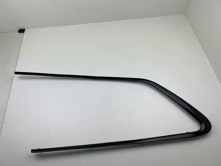 Volvo V90 Cross Country (2020 - ) 32219274 Облицовка заднего бокового стекла — фото 1