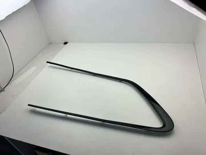 Volvo V90 Cross Country (2020 - ) 32219274 Облицовка заднего бокового стекла — фото 7