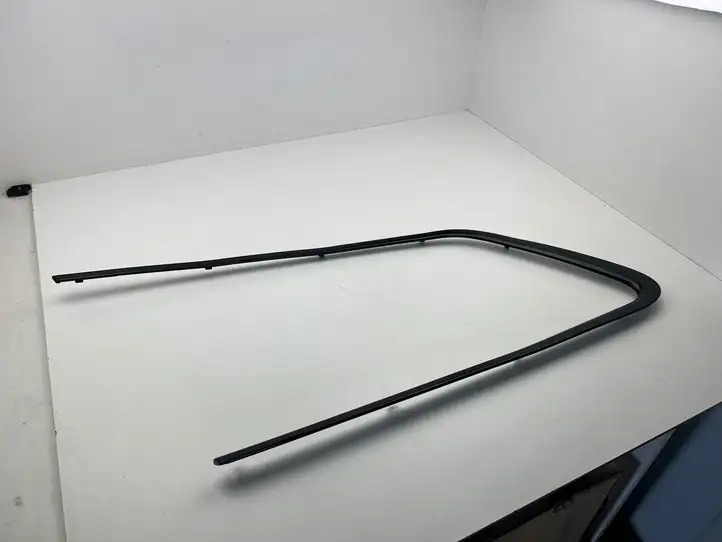 Volvo V90 Cross Country (2020 - ) 32219274 Облицовка заднего бокового стекла — фото 8