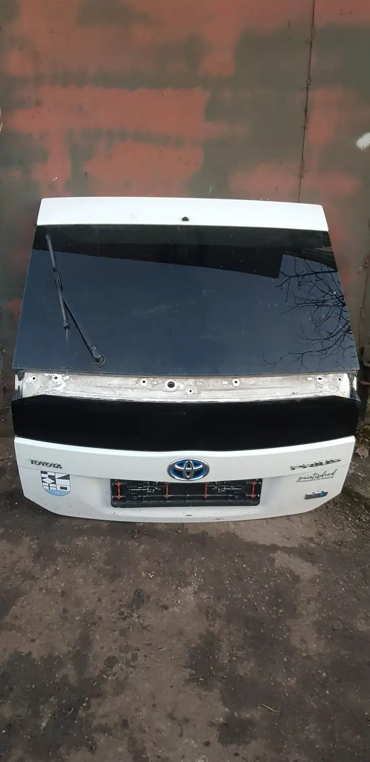 Toyota Prius (XW30) (2009 - 2015) Крышка багажника — фото 1