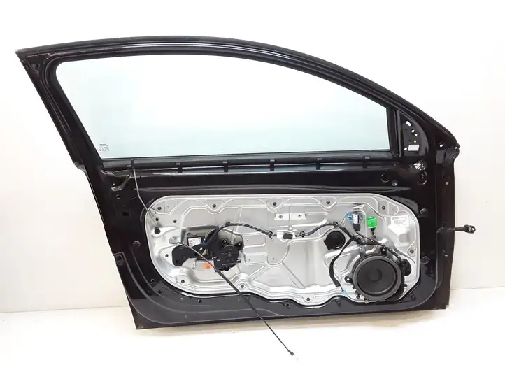Volvo C30 (2010 - 2013) Дверь — фото 3