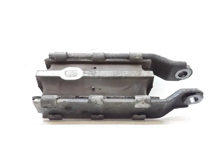 Volvo XC60 (2008 - 2013) 8G9N6P082BA Опора двигателя — фото 2