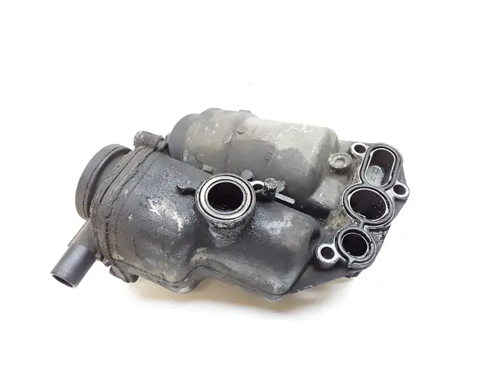 Volvo V70 (2000 - 2004) 08642839 Кронштейн масляного фильтра — фото 2