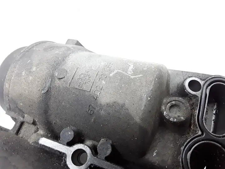 Volvo V70 (2000 - 2004) 08642839 Кронштейн масляного фильтра — фото 3