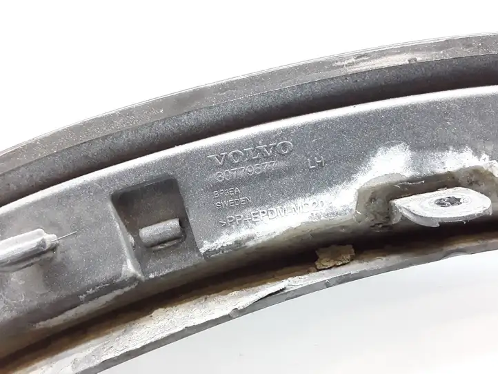 Volvo XC90 (2006 - 2014) 30698936 Накладка колесной арки — фото 3