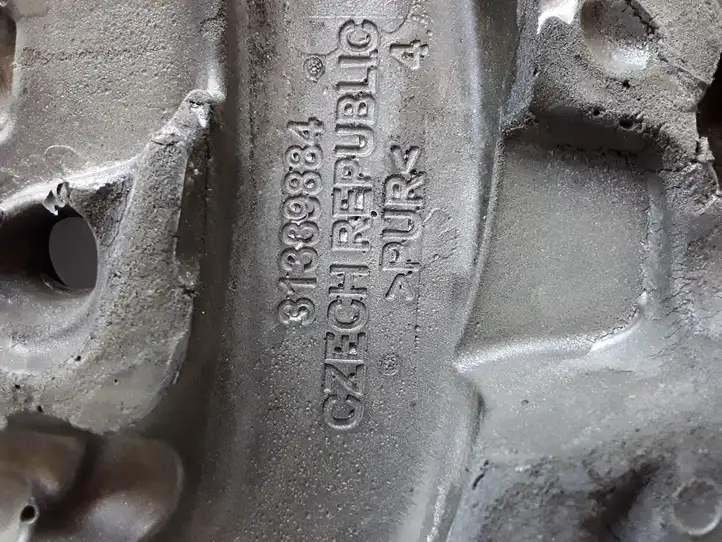 Volvo XC60 (2008 - 2013) 31339884 Крышка двигателя декоративная — фото 3