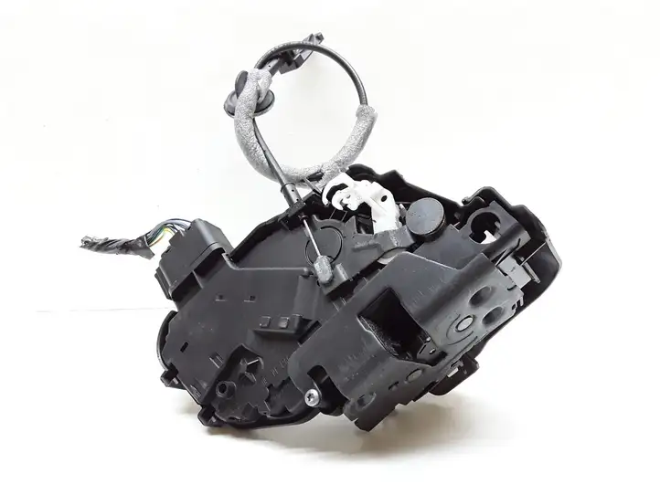 Volvo V70 (2007 - 2013) 31253676 Замок задней двери — фото 3