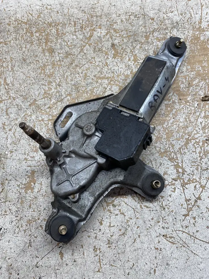 Toyota RAV 4 (XA20) (2000 - 2005) 8513042040 Двигатель стеклоочистителя заднего стекла — фото 1