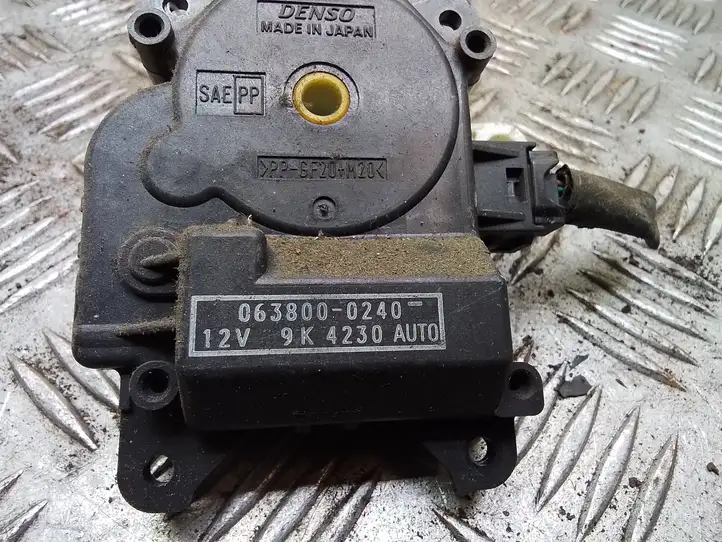 Toyota Prius (XW20) (2003 - 2009) 0638000240 Двигатель задвижки потока воздуха — фото 4