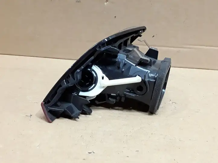 BMW 1 F20 F21 (2011 - 2019) 9205355 Боковой воздушный дефлектор — фото 2