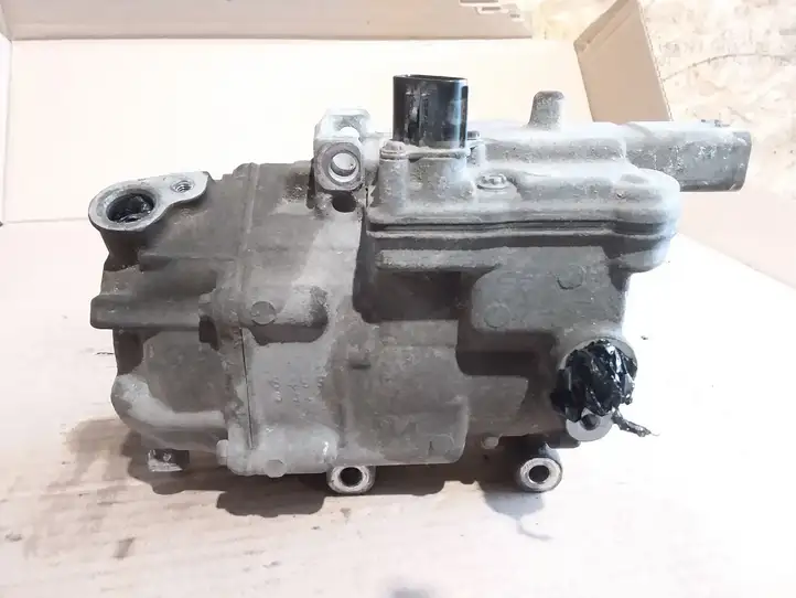 Toyota Yaris (2014 - 2019) 0422001041 Компрессор (насос) кондиционера воздуха — фото 1