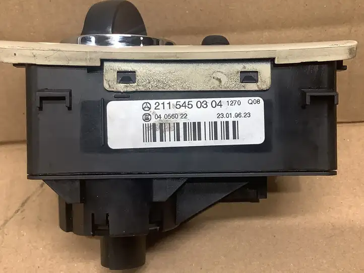 Mercedes-Benz E W211 (2002 - 2009) 2115450304 Включатель фонарей — фото 3