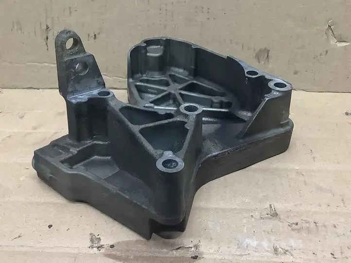 Nissan Qashqai (2006 - 2010) 8200633253 Кронштейн двигателя — фото 3