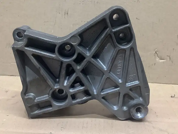 Nissan Qashqai (2006 - 2010) 8200633253 Кронштейн двигателя — фото 4