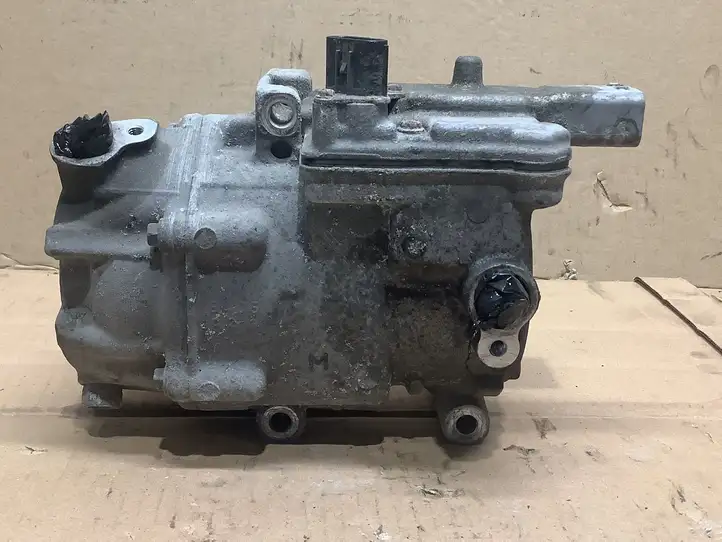 Toyota Yaris (2009 - 2012) 0422000512 Компрессор (насос) кондиционера воздуха — фото 3