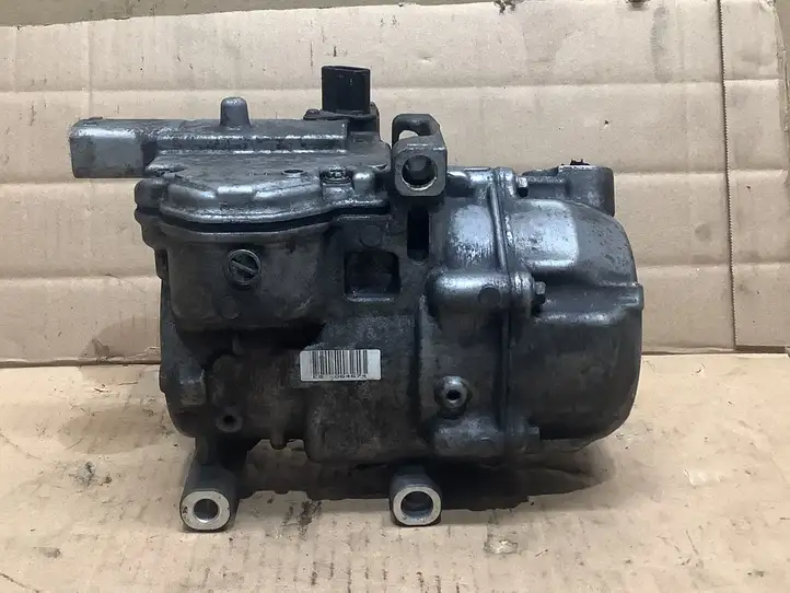 Toyota Prius (XW30) (2009 - 2015) 0422000212 Компрессор (насос) кондиционера воздуха — фото 4
