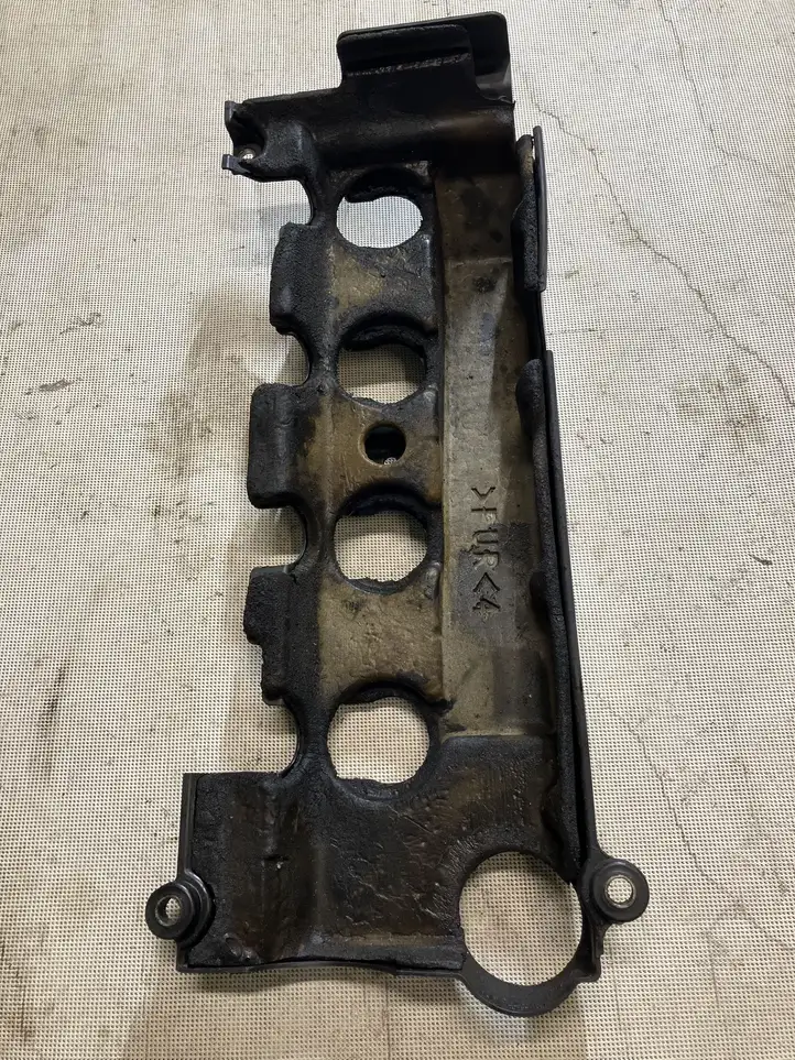 Toyota Land Cruiser (J120) (2002 - 2009) 1120230020 Крышка двигателя декоративная — фото 2