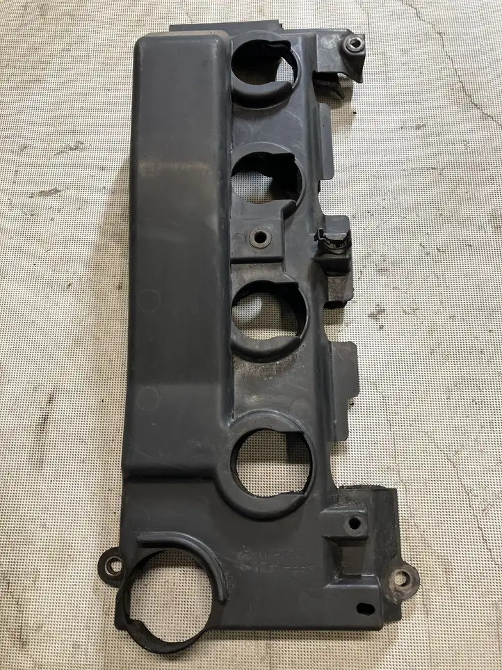 Toyota Land Cruiser (J120) (2002 - 2009) 1120230020 Крышка двигателя декоративная — фото 3