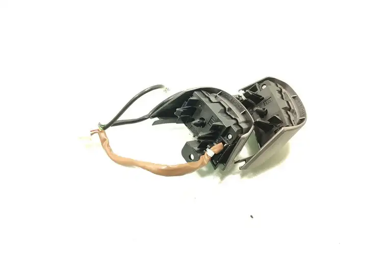Toyota RAV 4 (XA30) (2006 - 2016) Кнопки на рулевом колесе — фото 4