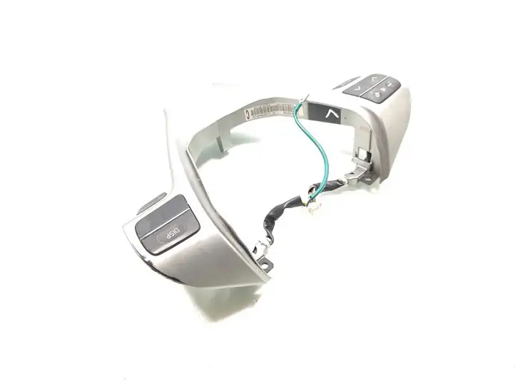 Toyota Avensis T270 (2012 - 2015) 45100-05730 Кнопки на рулевом колесе — фото 2