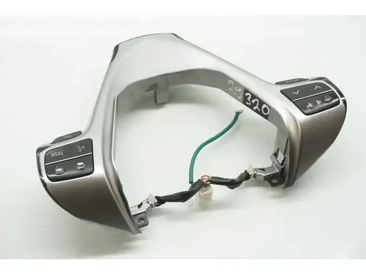 Toyota Verso (2012 - 2015) CSE703 Кнопки на рулевом колесе — фото 2