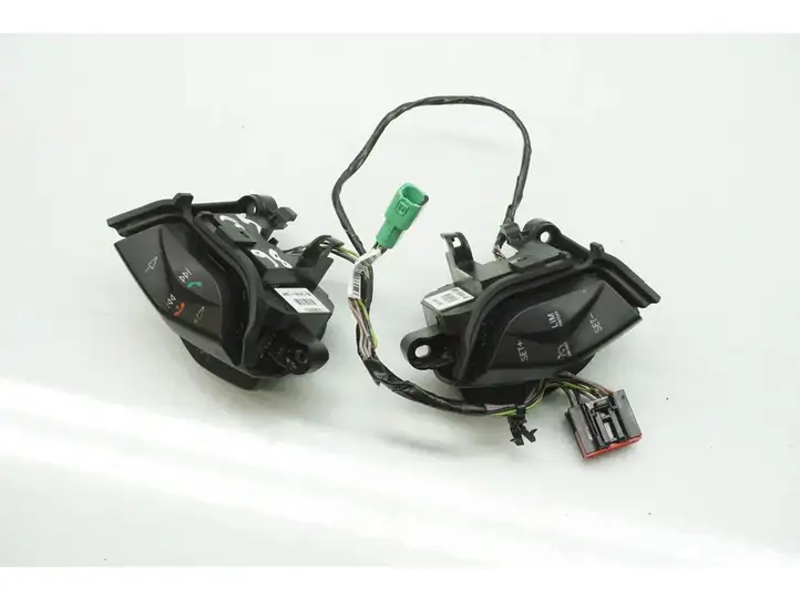 Ford C-MAX II (2010 - 2015) AM5T-14K147-DB Кнопки на рулевом колесе — фото 1