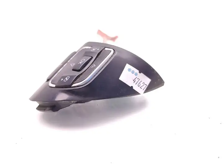 Volkswagen Touran II (2010 - 2016) 5C0959538B Кнопки на рулевом колесе — фото 7