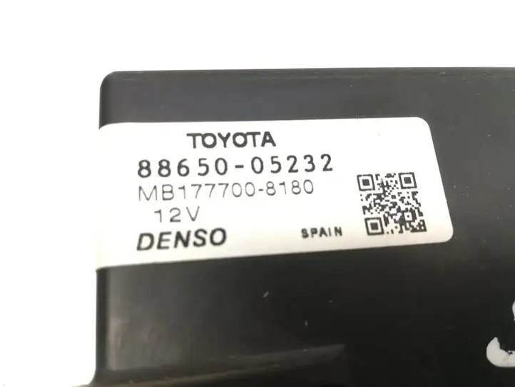 Toyota Avensis T270 (2012 - 2015) 88650-05232 Прочие блоки управления — фото 5