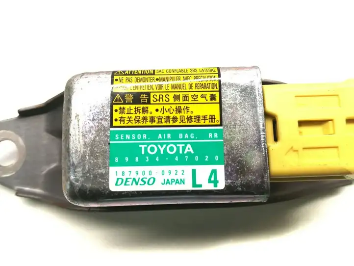 Toyota Prius (XW30) (2009 - 2015) 89834-47020 Датчик удара SRS — фото 5