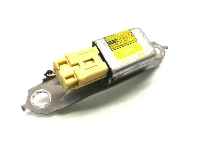 Toyota Prius (XW30) (2009 - 2015) 89833-47030 Датчик удара SRS — фото 1
