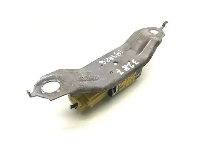 Toyota Prius (XW30) (2009 - 2015) 89833-47030 Датчик удара SRS — фото 4