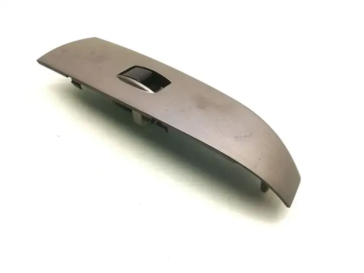 Toyota Prius (XW30) (2009 - 2015) 74271-47050 Блок кнопок стеклоподъемников — фото 2