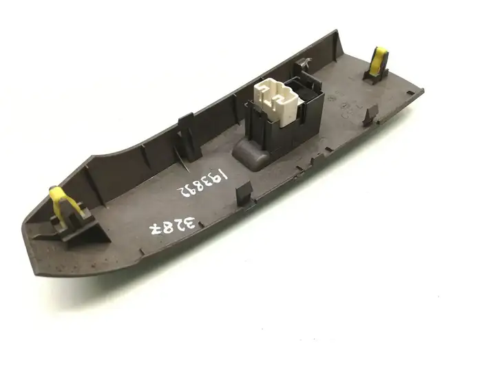 Toyota Prius (XW30) (2009 - 2015) 74271-47050 Блок кнопок стеклоподъемников — фото 4