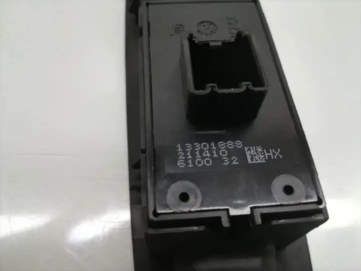 Opel Mokka (2012 - 2016) 95025524 Кнопка стеклоподъемников — фото 4