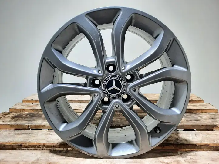 Mercedes-Benz CLA C118,X118 (2019 - ) A2054010200 Легкосплавный колесный диск R17 — фото 1