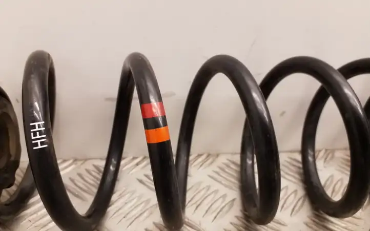 Skoda Yeti (2009 - 2012)  1K0512297D Пружина