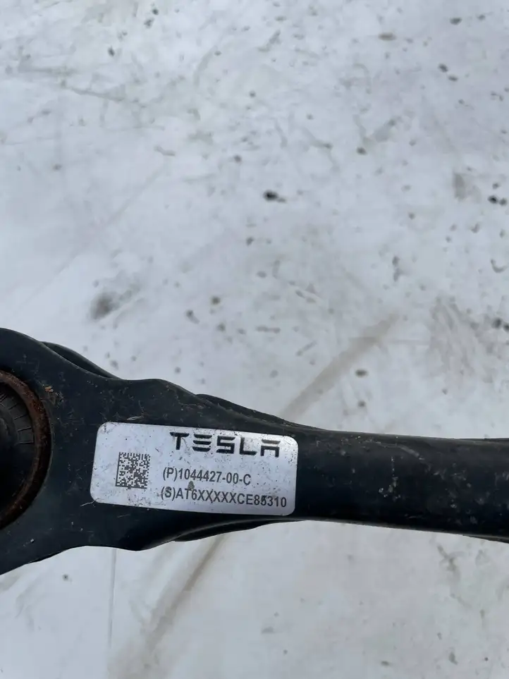 Tesla Model 3 (2017 - 2023) 104442700C Рычаг подвески — фото 2