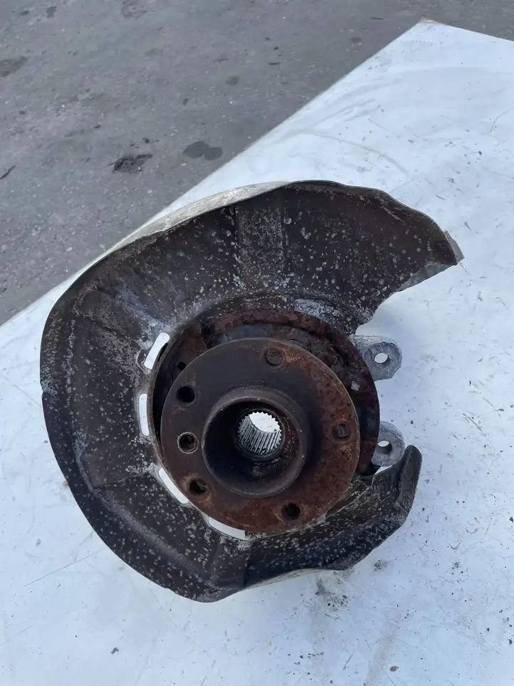 BMW 5 GT F07   6797308 Задний поворотный кулак (ступица, цапфа)