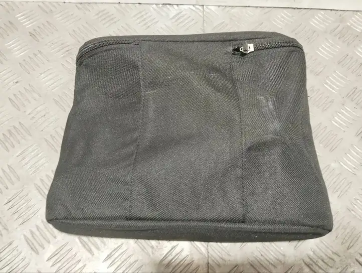 Aston Martin DB11    Ящик для вещей в багажник