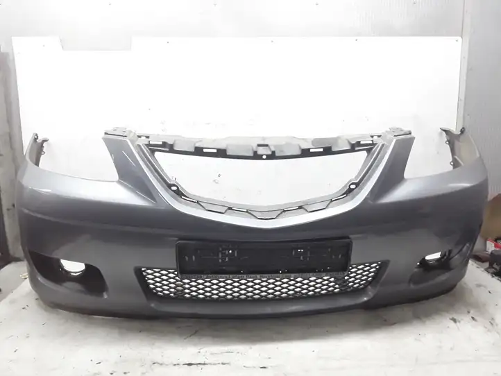 Mazda MPV (1999 - 2006)   Передний бампер