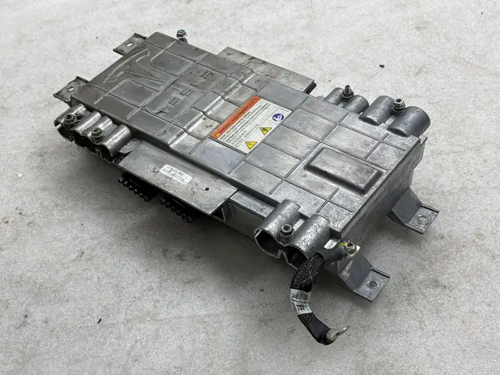 Tesla Model S   103302010D Блок управления двигателем ECU