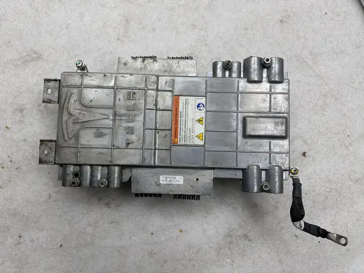 Tesla Model S   103302010D Блок управления двигателем ECU