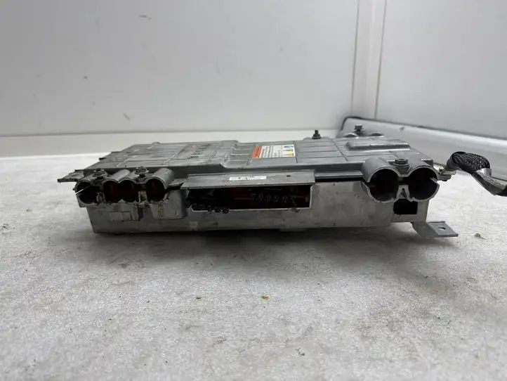 Tesla Model S   103302010D Блок управления двигателем ECU