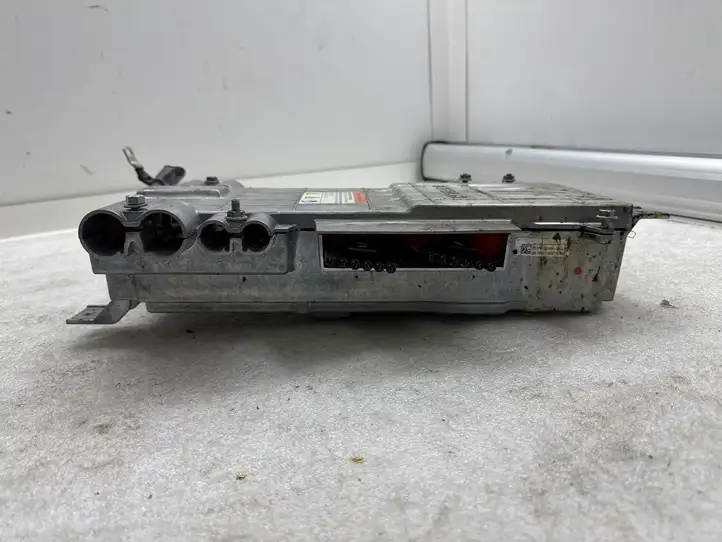 Tesla Model S   103302010D Блок управления двигателем ECU