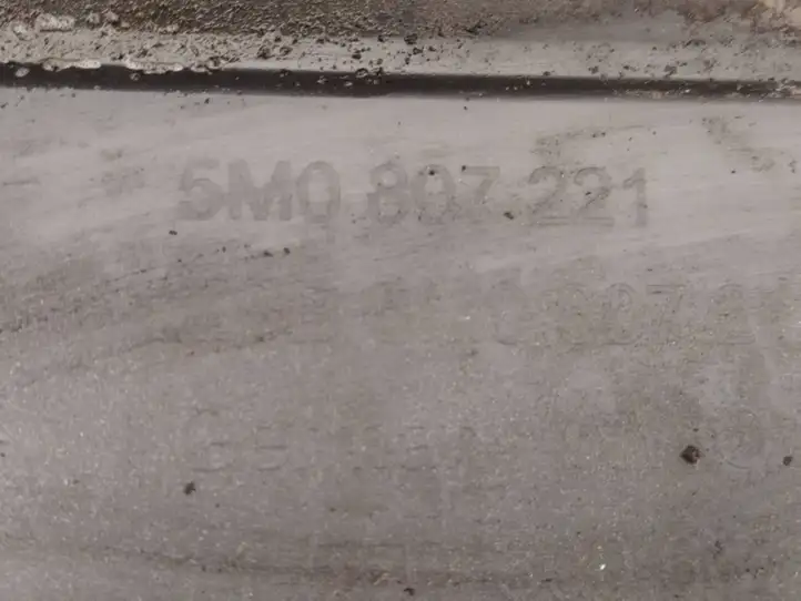 Volkswagen Golf VI (2009 - 2013)  5M0807221 Передний бампер