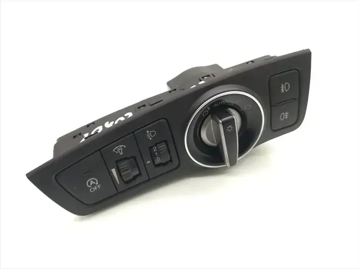 Hyundai i40 (2011 - ) 93300-3Z970 Включатель фонарей — фото 1