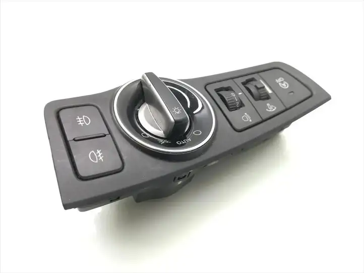 Hyundai i40 (2011 - ) 93300-3Z970 Включатель фонарей — фото 2