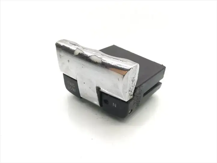 Jeep Grand Cherokee (WK) (2004 - 2010) 5G050139AG Включатель блокировки дифференциалов — фото 1