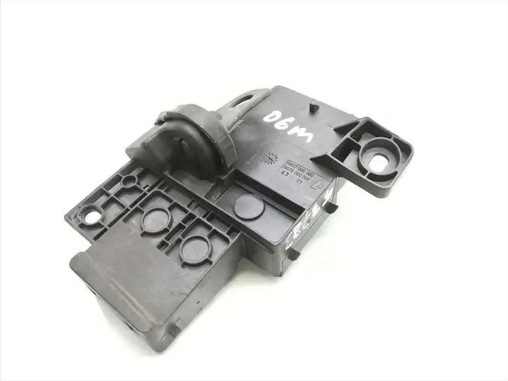 BMW 7 E65 E66 (2001 - 2008) 8385164 Ящик аккумулятора — фото 3