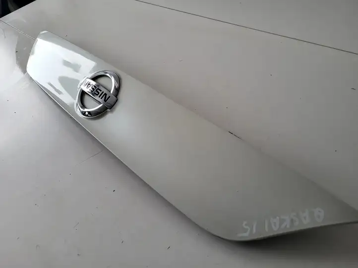 Nissan Qashqai (2013 - 2017) Подсветка номера — фото 3